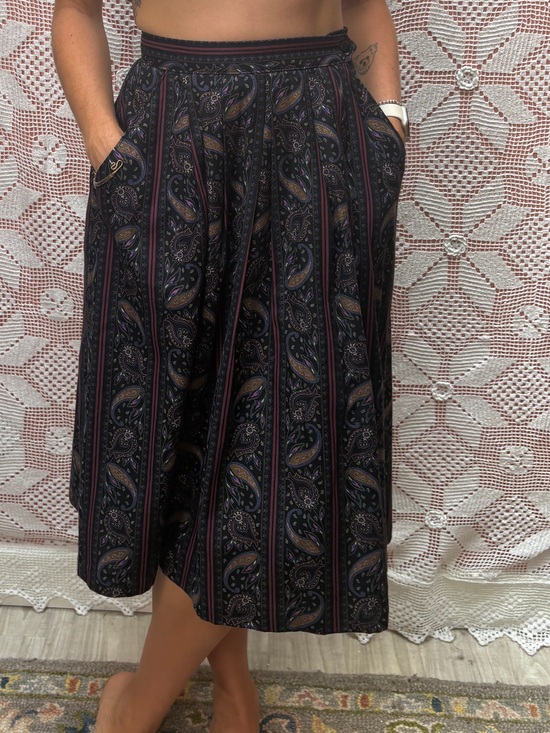 Dresses & Skirts - Vintage Paisley Pleated Midi Skirt Sz XS